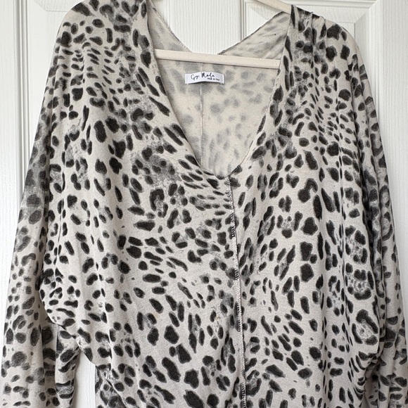 Moda Relaxed Black and White Dolman Sleeve Sweater - Picture 1 of 1